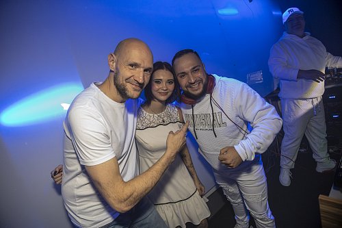 WHITE SESSION